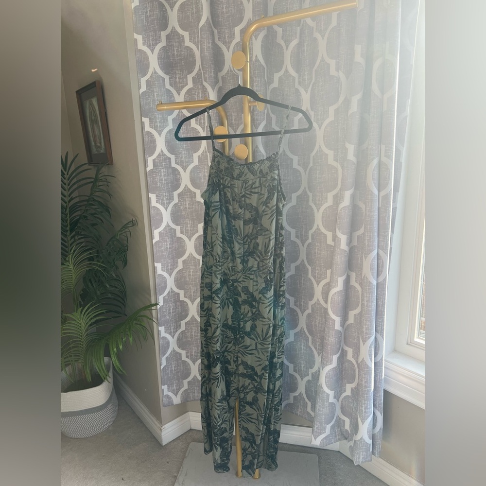 Old Navy Linen Blend Olive Leaf Patterned Jumpsuit PTP 17-19